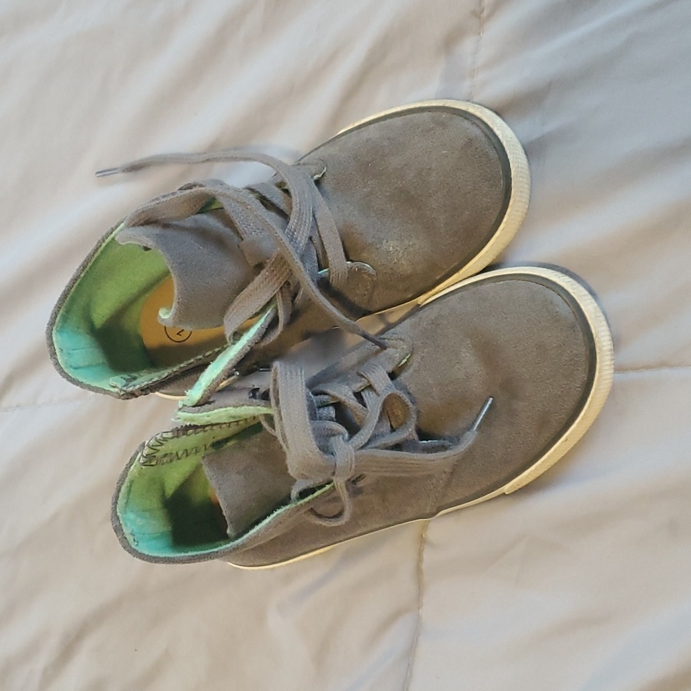 Boys cat & Jack shoes